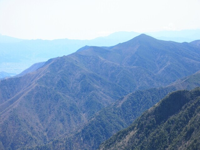 甲武信ヶ岳登山ルートから黒金山