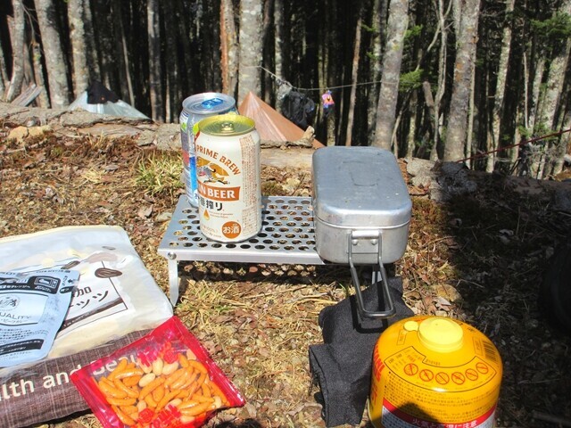 甲武信ヶ岳でテント泊で作った山飯の様子