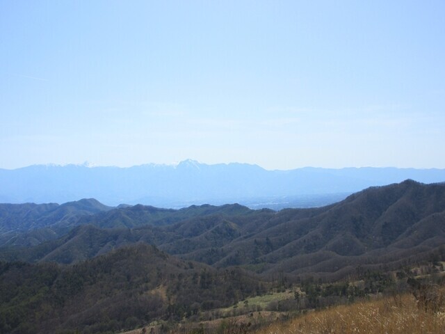 山梨百名山横尾山登山中の南アルプスの景色