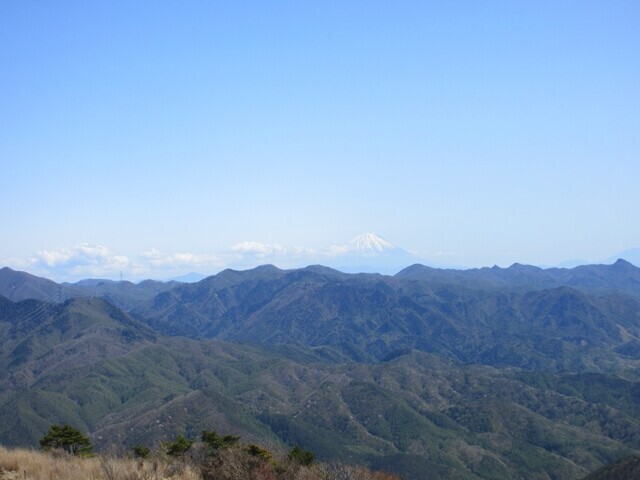 横尾山周辺も非常に山深く美しい山並みの景色