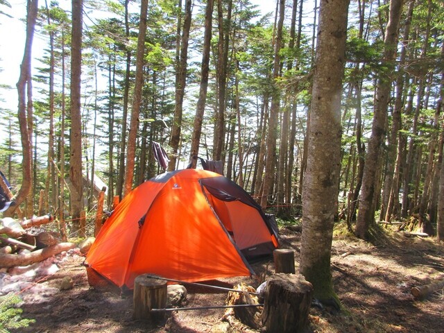 登山用大型ザックで持ってきたファイントラックカミナドーム２テントの様子