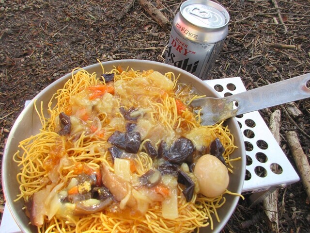 テント泊の山飯で作ったかた焼きそば