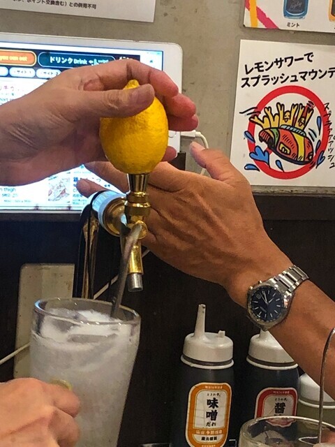 ０秒レモンサワーを飲んでレビューの様子
