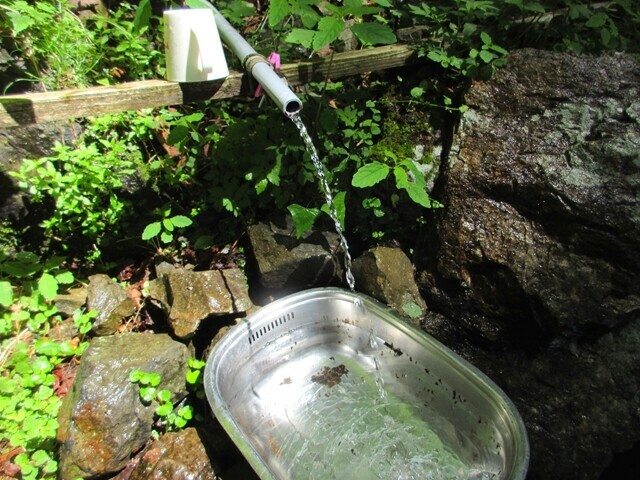 七ツ石小屋の水場