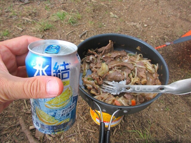 五十人平野営場で飲んだお酒と山飯の様子