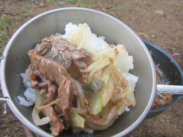 五十人平野営場でテント泊して作った丼物