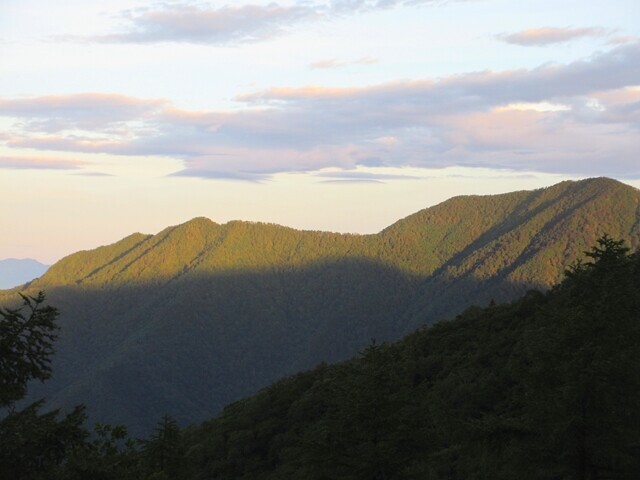 五十人平野営場からの朝の景色