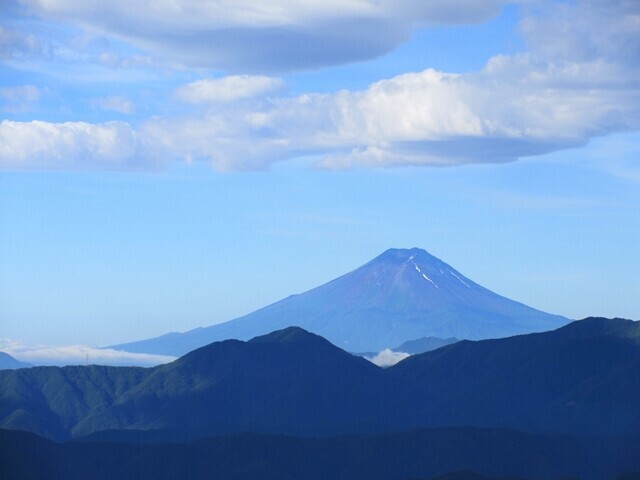 五十人平野営場から眺める富士山の景色