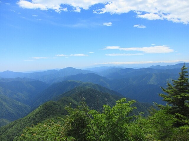 前飛龍山から熊倉山、丹波天平方面遠望