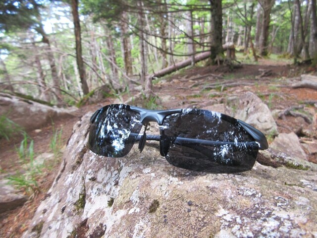 偏光サングラスレビューの様子