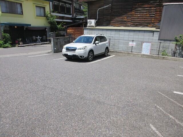 旦過の湯の駐車場の混雑具合
