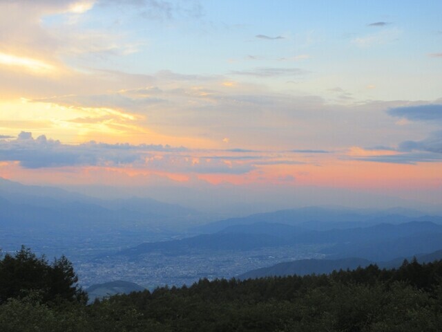 夜景スポットである高ボッチ高原