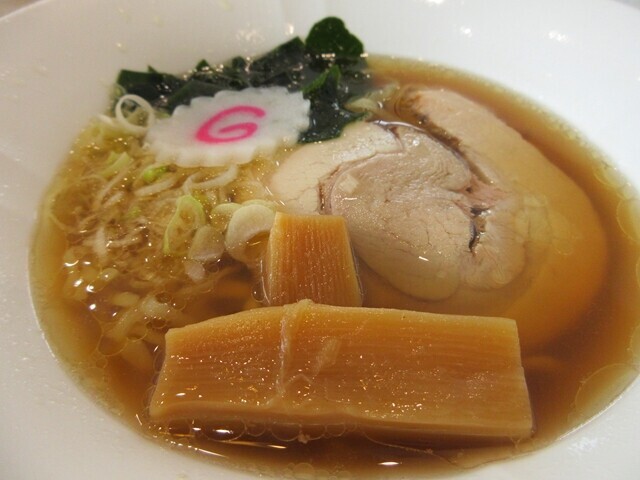 佐野ラーメンさのやのラーメンの具材の様子をレビュー