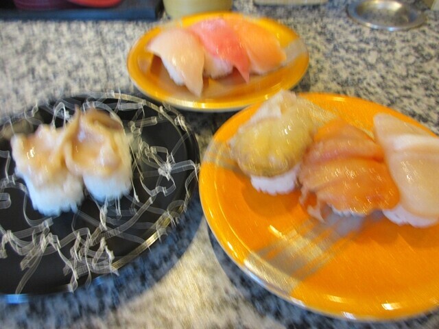 魚丸の特選3貫盛りセットの内容と料金649円を食べてレビュー