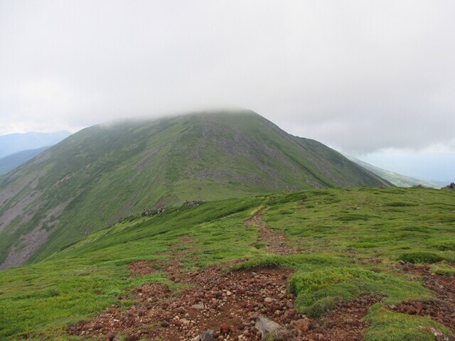 オプタテシケ山から美瑛富士避難小屋までの道のりとベベツ岳