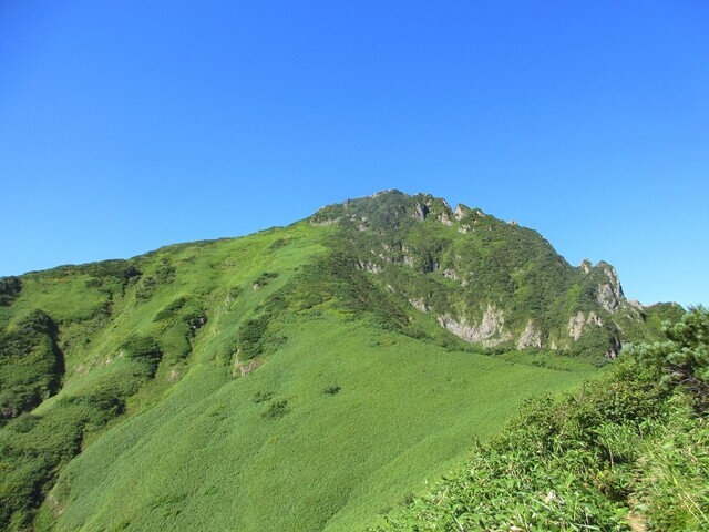 芦別岳の山頂が遠い様子