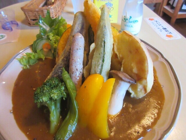 注文した富良野カレーレビューの様子