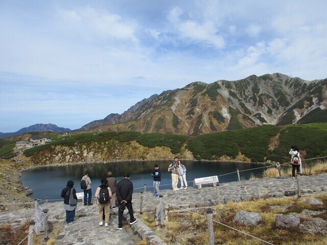 立山散策でおすすめのみくりが池