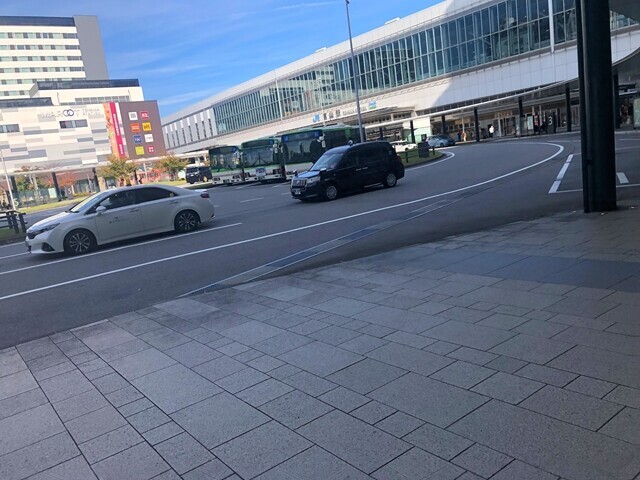アパホテル富山駅を目指して富山駅に到着の様子