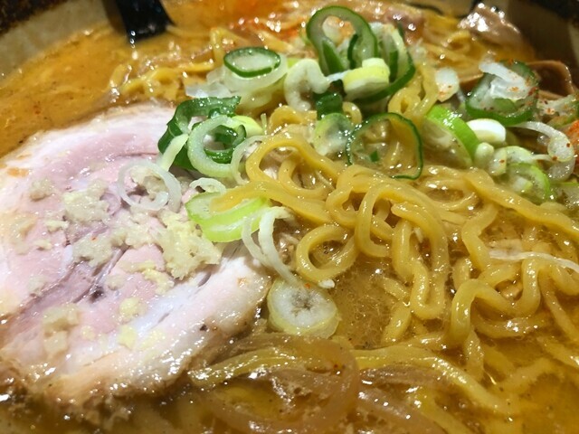 麵屋つくし富山で使われている麺の様子をレビュー