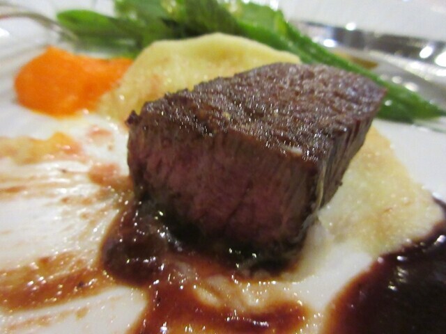 ホテル立山夕飯で食べた和牛フィレ肉のステーキレビュー