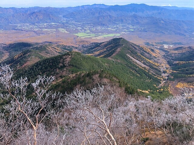 県界尾根のトラバースルートからの景色