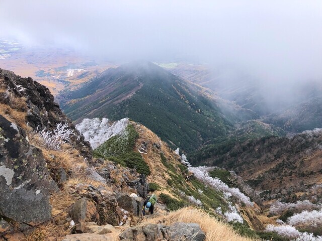 権現岳（八ヶ岳キレット）と真教寺尾根の分岐周辺の様子