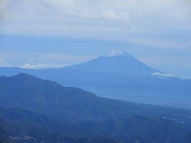 牛首山の山頂付近からの富士山景色