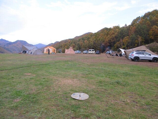 立原高原キャンプ場の展望フリーサイトの全景