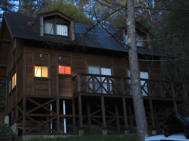 立原高原キャンプ場から天狗山の登山口を目指してスタートの様子