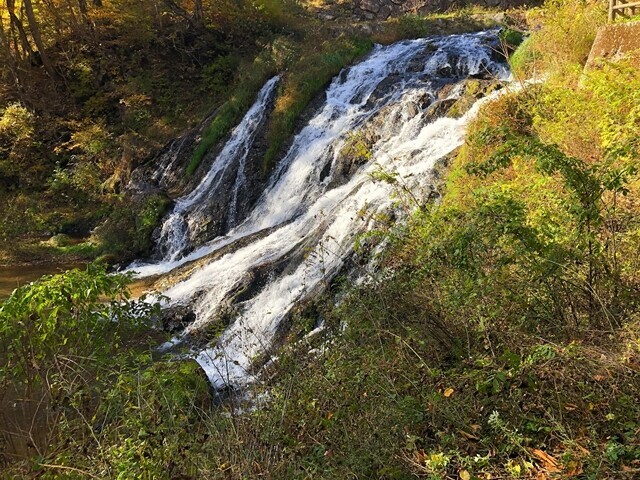 犬ころの滝へ出発の様子