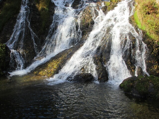 犬ころの滝の流れ