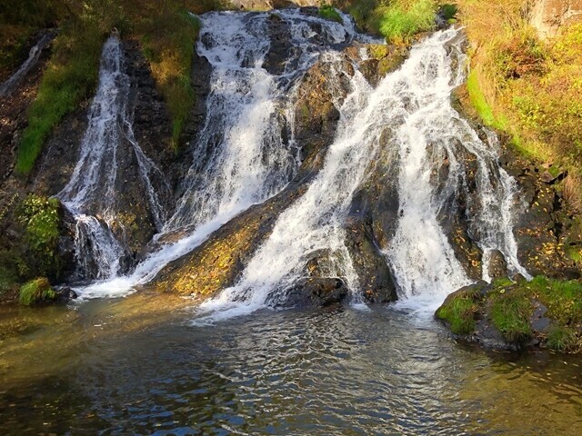 犬ころの滝の落差は15m前後