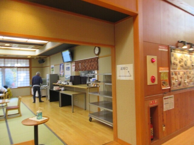 滝見の湯のお食事処の座席の様子