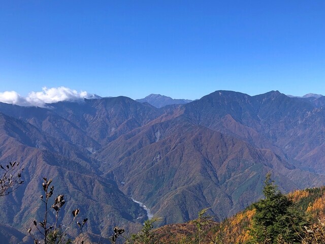 七面山雨畑参道ルート登山中の景色