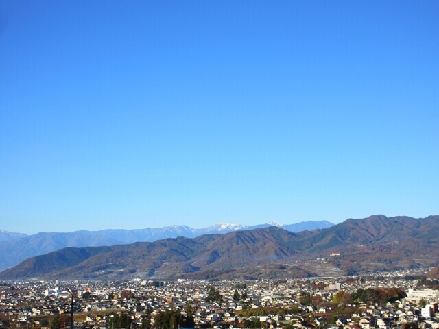 塩山駅から恩若ノ峰の登山口までの登山ルートの様子