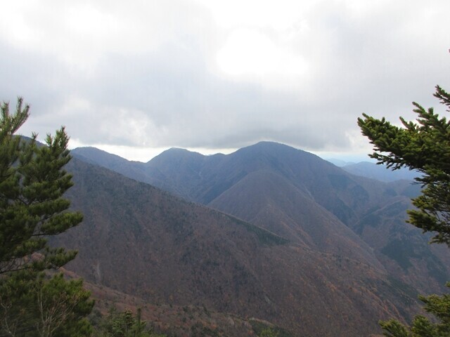 五老峰山頂直下からの景色