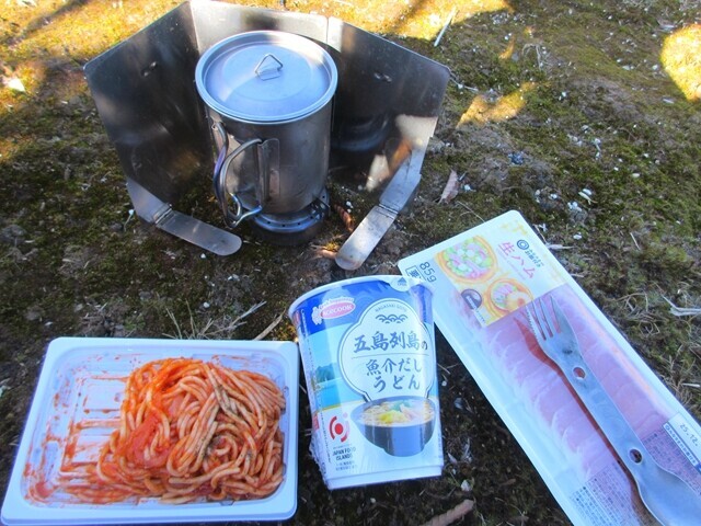 青笹山で食べた昼食の様子