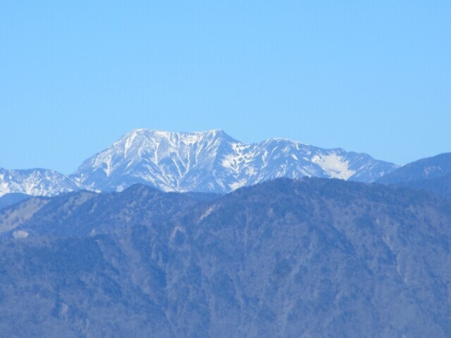 青笹山の山頂から眺める聖岳の景色