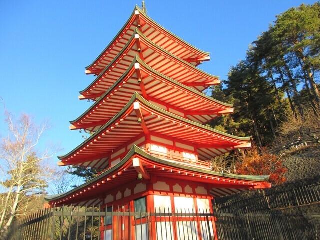 新倉富士浅間神社の五重の塔