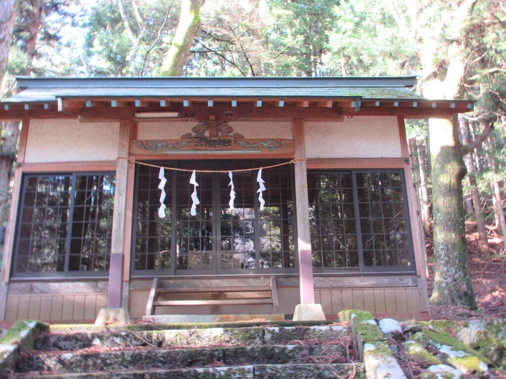 三輪神社の本殿