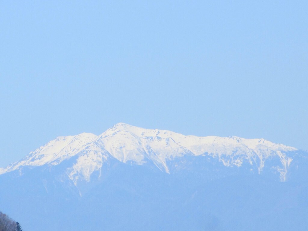文台山から南アルプス荒川岳の景色