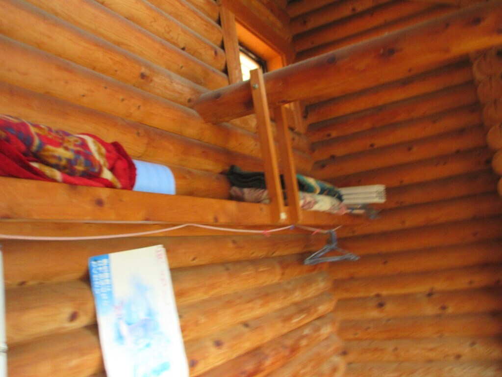 酉谷山避難小屋にある毛布