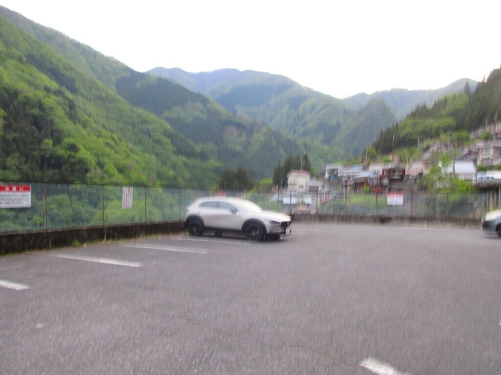 酉谷山から東日原駐車場まで下山した様子
