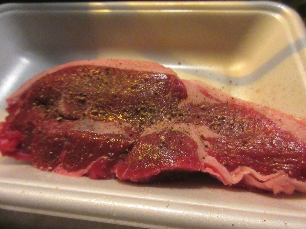 平野田休養村キャンプ場で焼いて食べたラム肉をレビュー