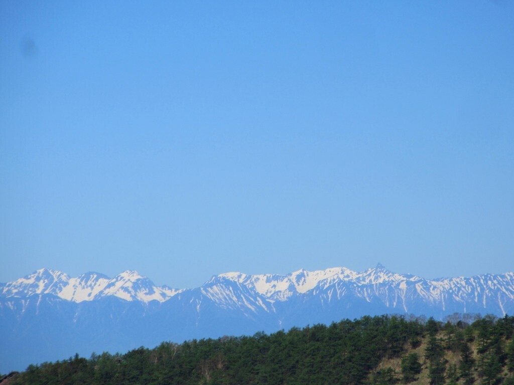 浅間山から眺める北アルプスの景色と槍ヶ岳の様子