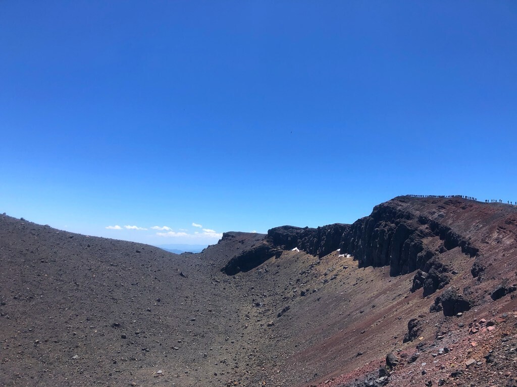 前掛山を目指して登山中の様子