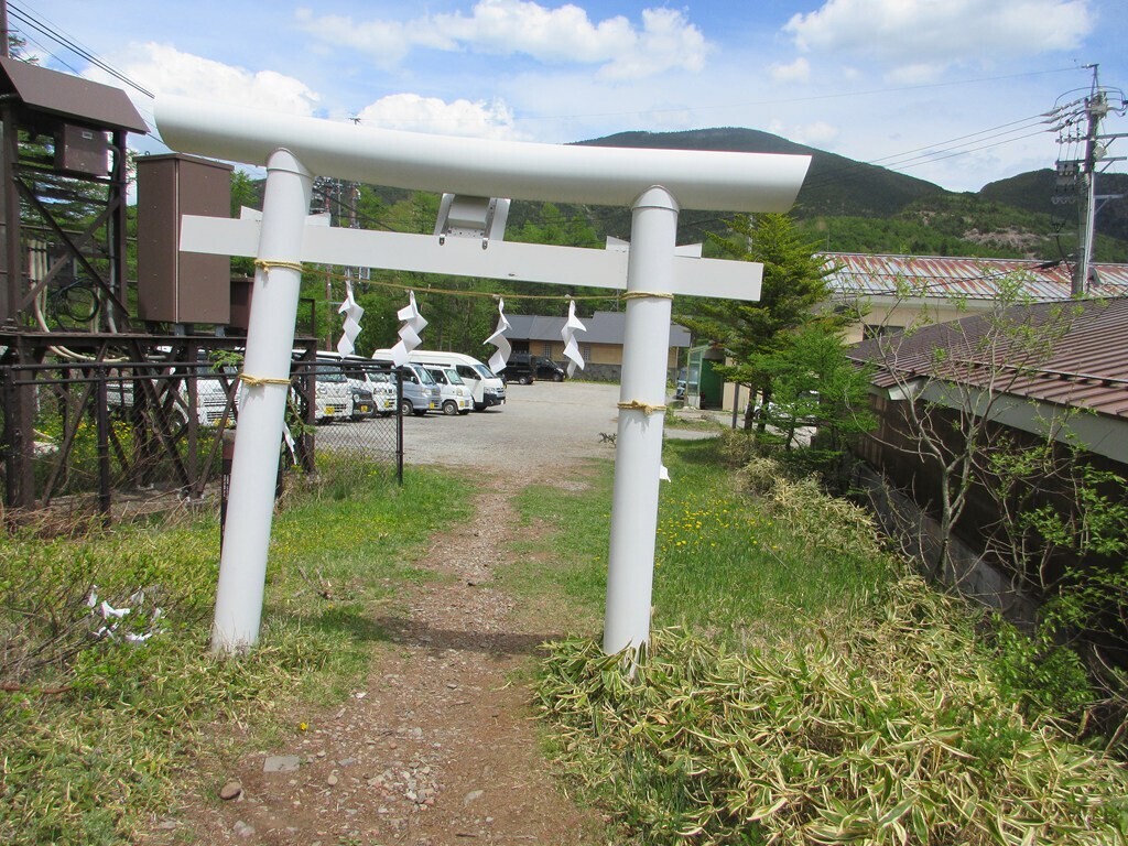 高峯山の駐車場として利用できない高峰高原ホテルの駐車場