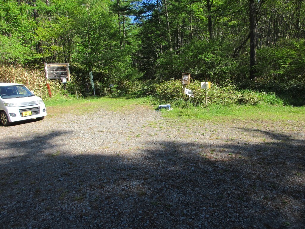四阿山登山口の駐車場の様子
