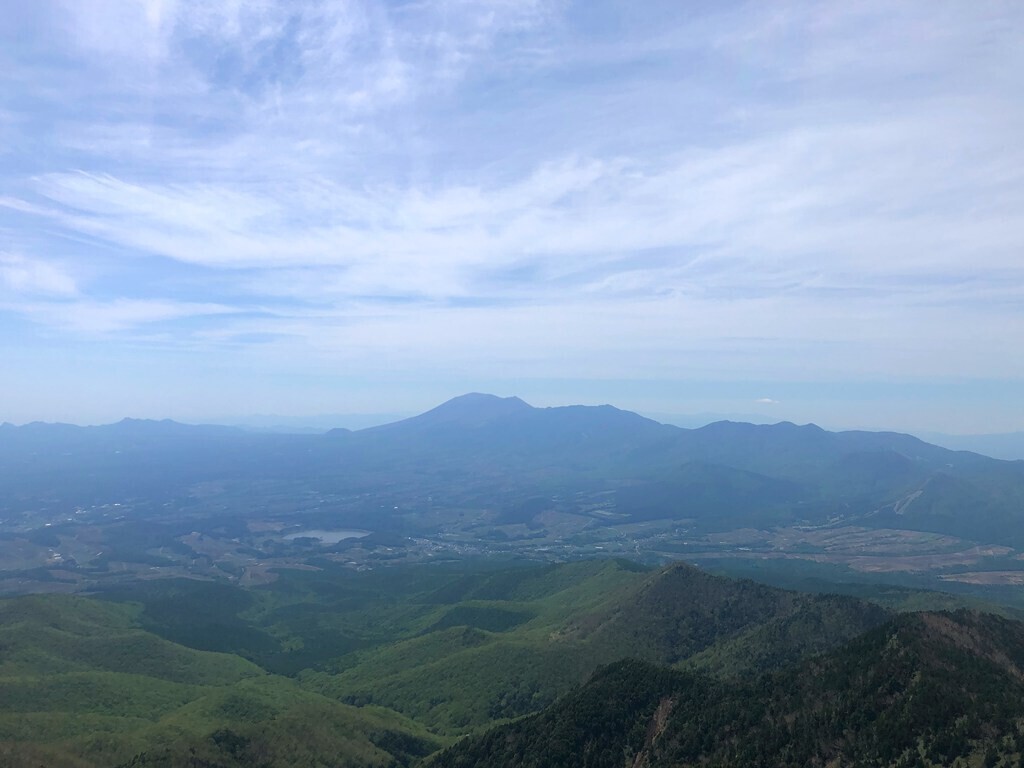 四阿山で昼ご飯を食べながら眺めた景色